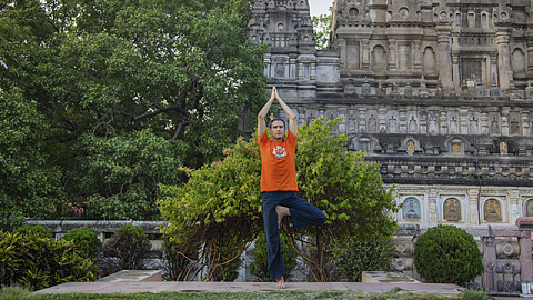 Фото Врикшасана